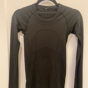 EUC Lululemon Define Long Sleeve Top